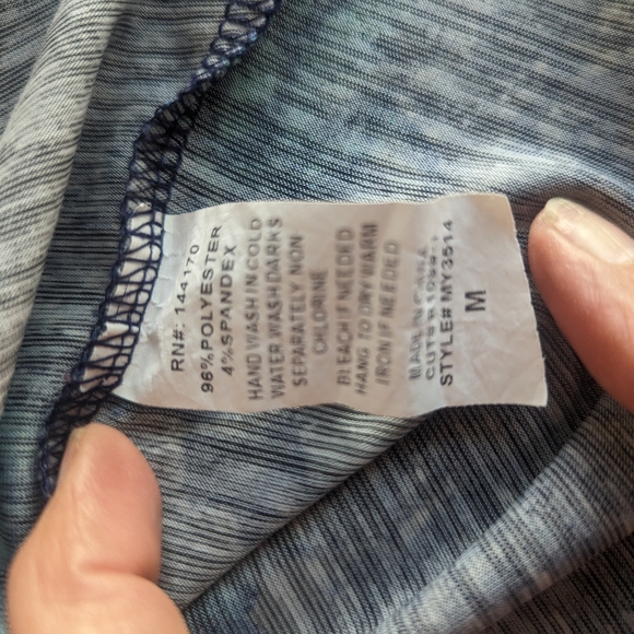 Medium multi blue color floral top. Short sleeve. Office or dinner wear - Picture 5 of 6